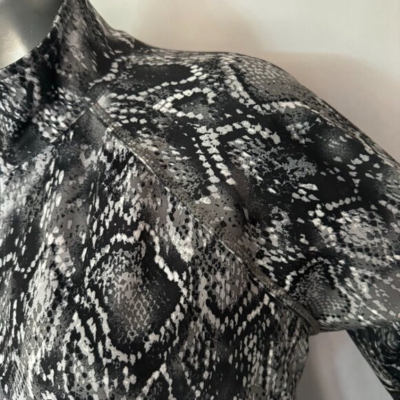 Style & Co. Sport Size L Gray Black Snakeskin Pattern Athletic Jacket Full Zip - Picture 4 of 14